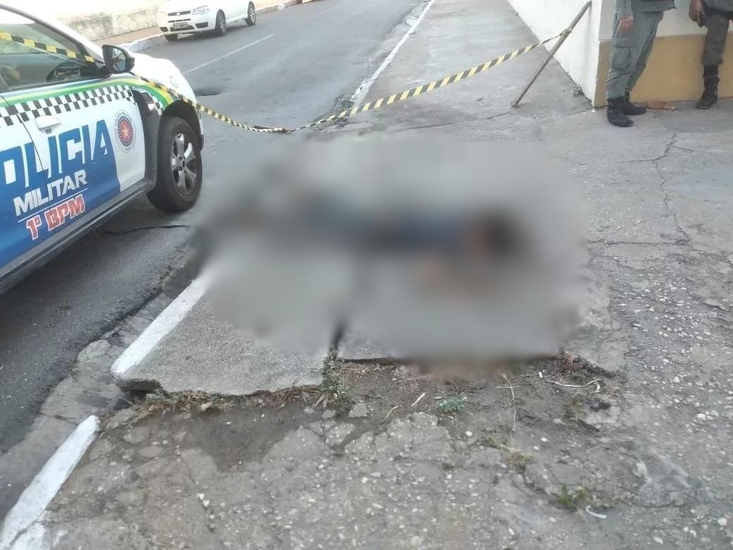 O homem teria tentado furtar a fiação de um poste na Avenida Maranhão