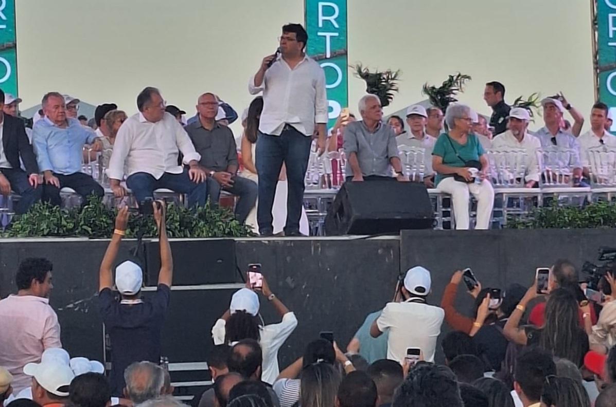 Rafael Fonteles na inauguração do Porto de Luís Correia