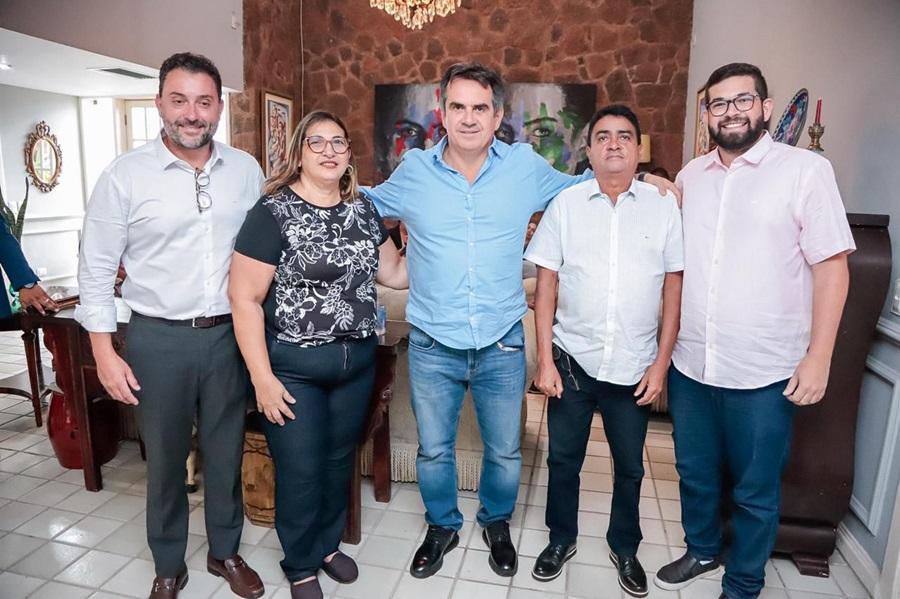 Ciro Nogueira se reuniu com diversos representantes de cidades piauienses para discutir projetos e investimentos