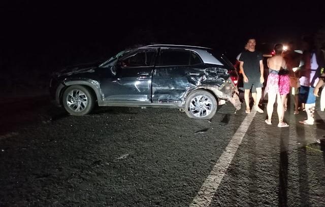 A Hilux seguia na contra mão quando colidiu frontalmente com o Creta e em seguida bateu na lateral do Polo