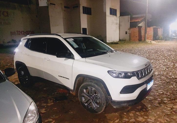 Carro do promotor foi localizado em uma casa no bairro Parque Alvorada, em Timon