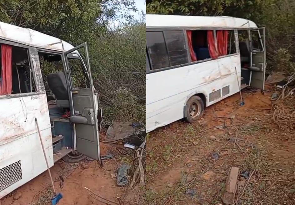 Micro-ônibus com estudantes se envolve em acidente em Santa Cruz do Piauí