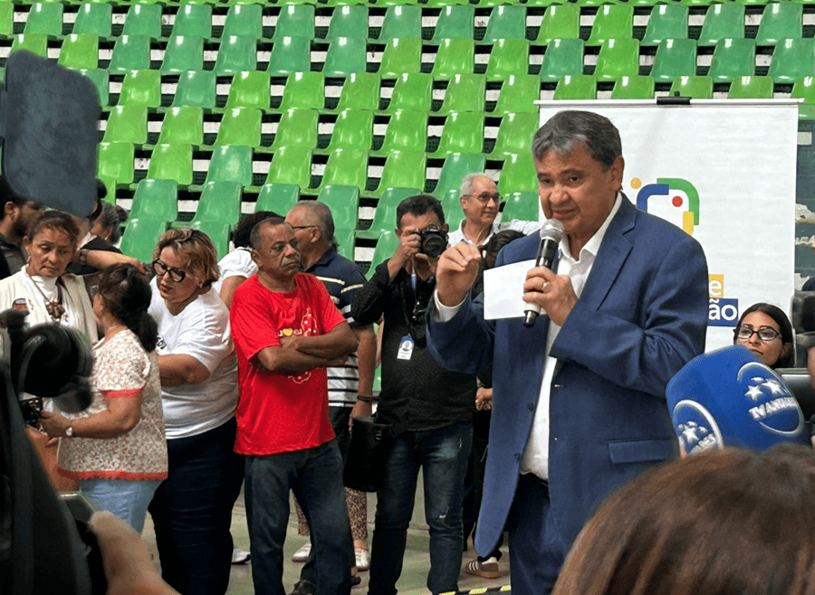Ministro Wellington Dias durante evento 'Governo do Brasil na Rua' em Teresina