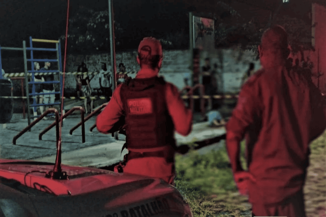 Homem é assassinado em praça pública em Piripiri