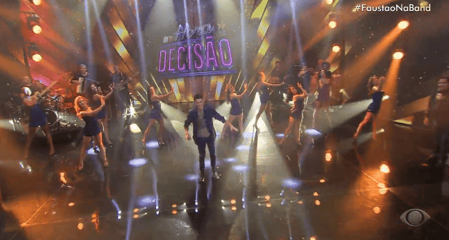 Athirson Ribeiro no palco do Faustão
