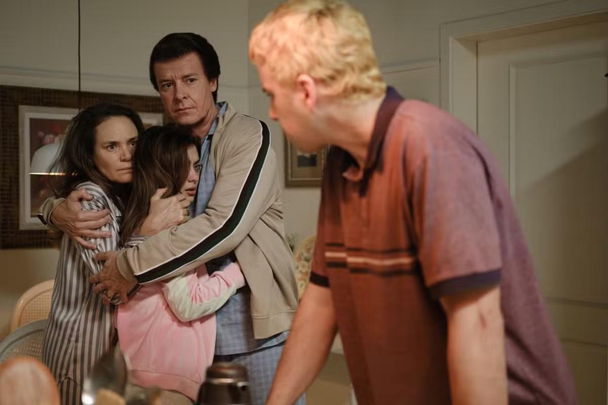 Cenas do trailer de  "Silvio"