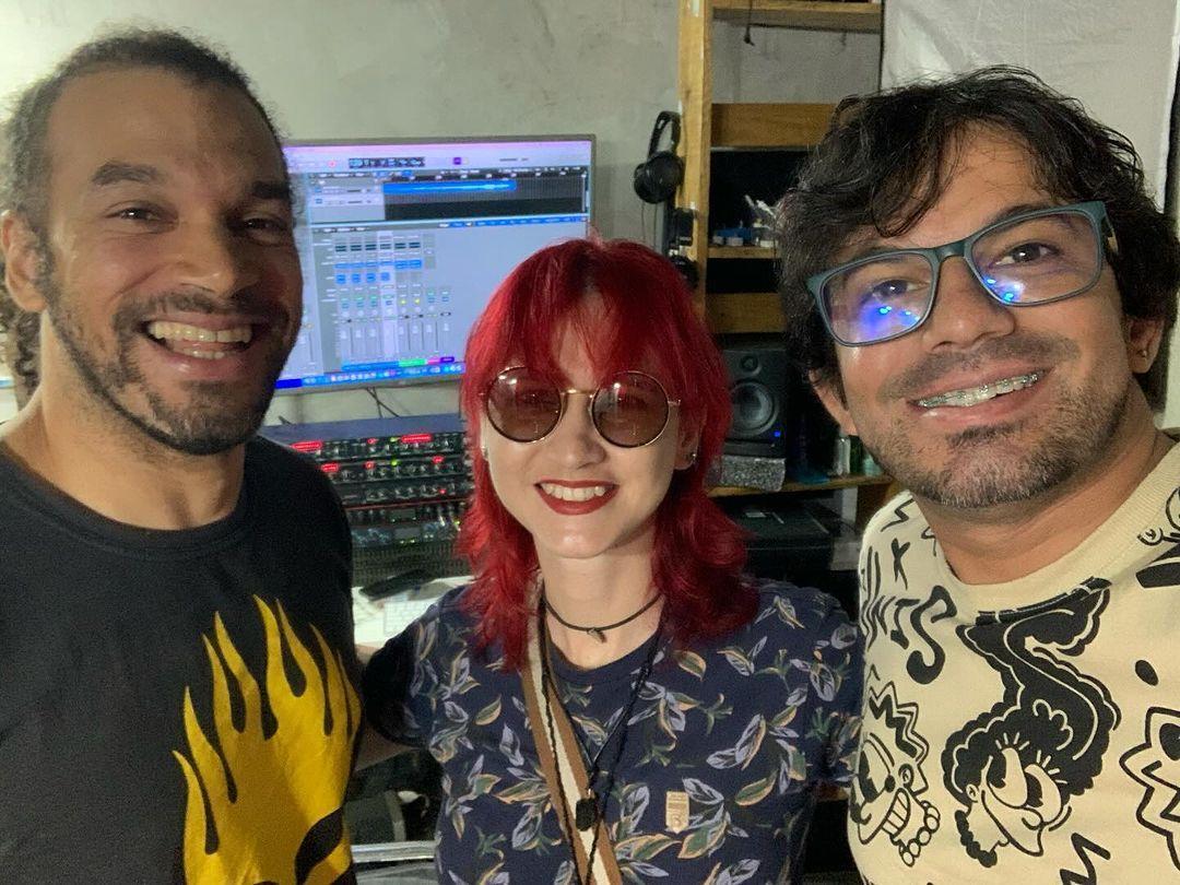 Os artistas Amon-rá Nunes, Giuliette Miranda e Ney Araújo