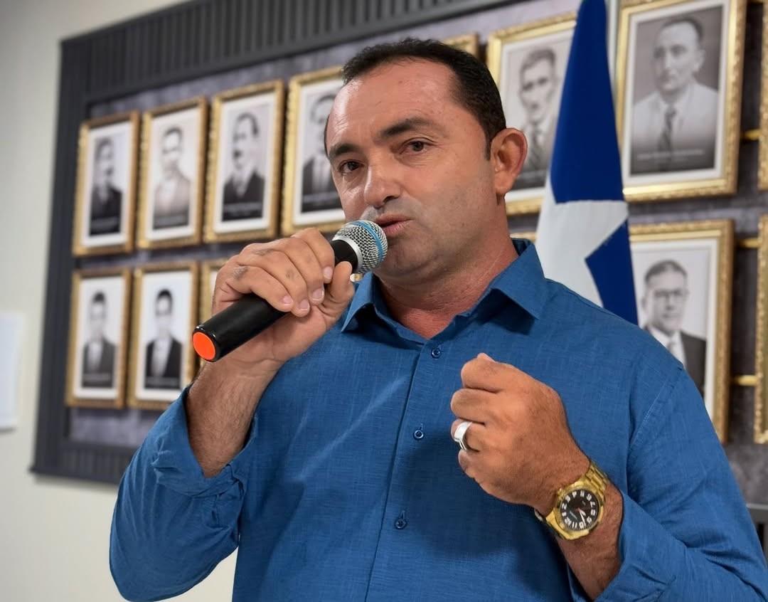 Vice-prefeito de Pio IX, Etinho Bezerra (MDB), assume o comando da Prefeitura Municipal