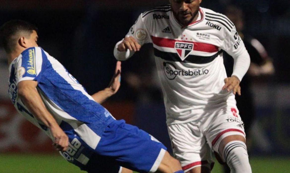 São Paulo empatou com o Avaí em 1 a 1