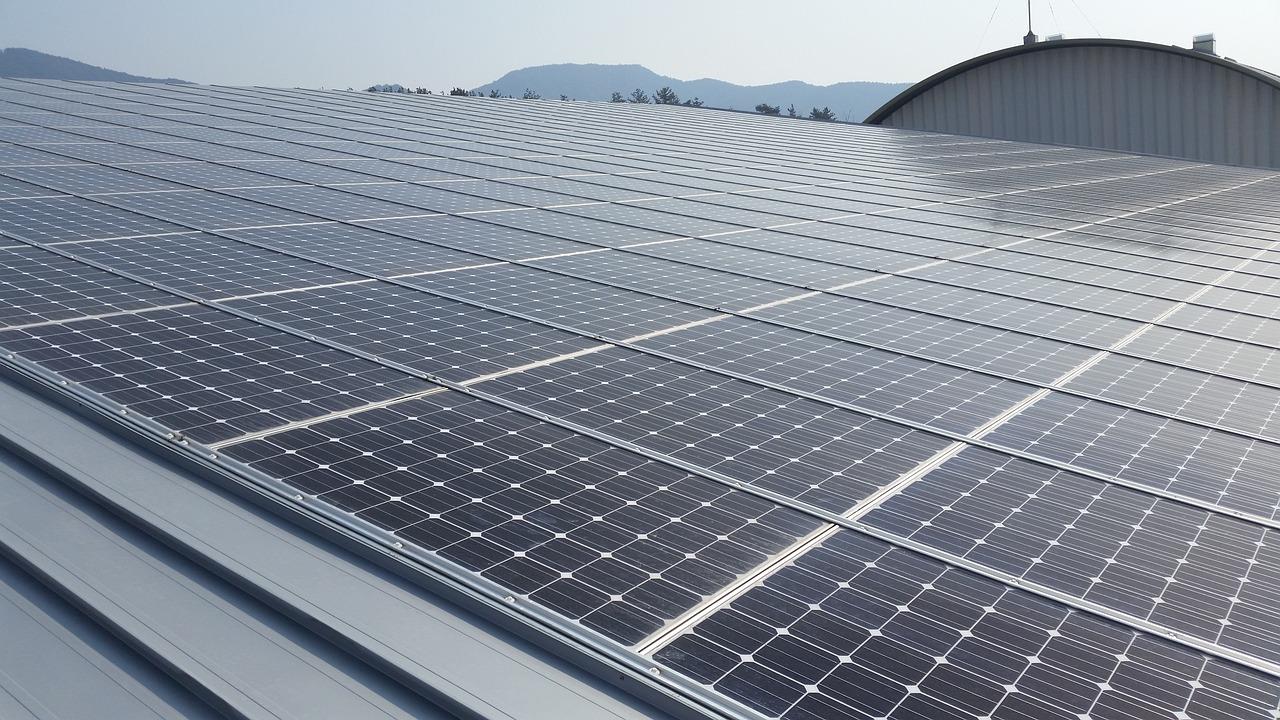 A CCEE também atribuiu esse avanço a condições climáticas favoráveis para a produção solar