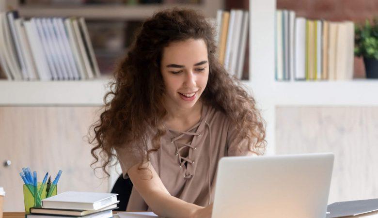 Os interessados devem se inscrever no site: https://matriculas.unifacid.com.br
