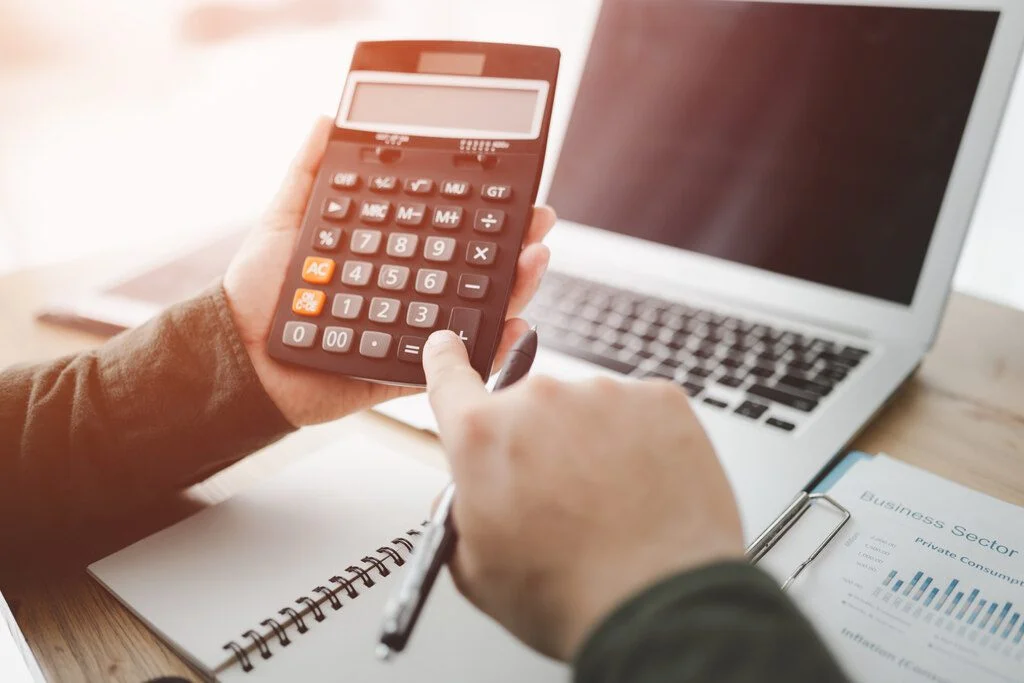 Prefeitura iniciou distribuição dos boletos referentes às taxas de licenciamento das atividades econômicas para 2026