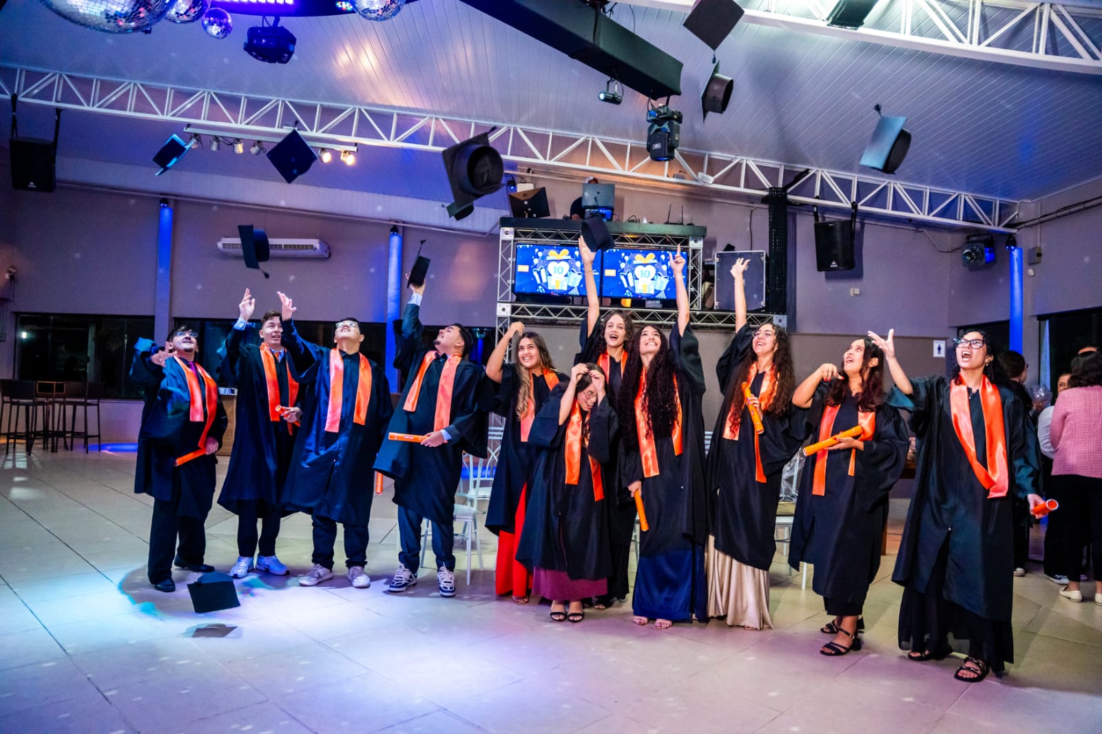 TE Connectivity celebra 10 anos de formação profissional com foco regional