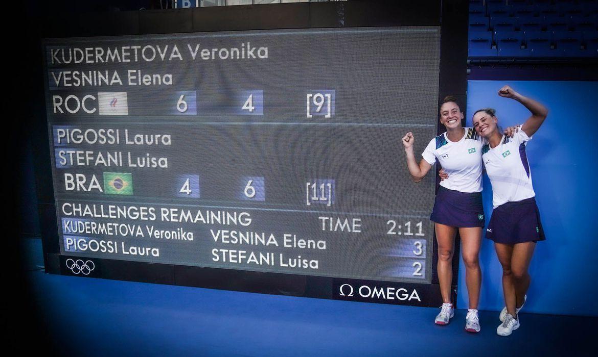 Dupla brasileira garante medalha no tênis