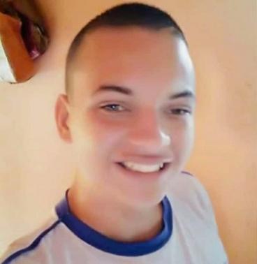 Estudante sofre descarga elétrica