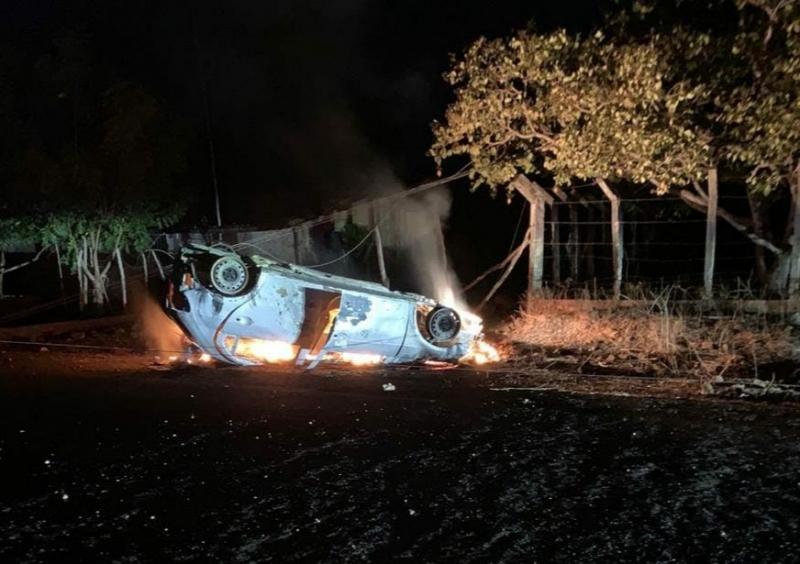 Homem fica gravemente ferido em acidente de carro