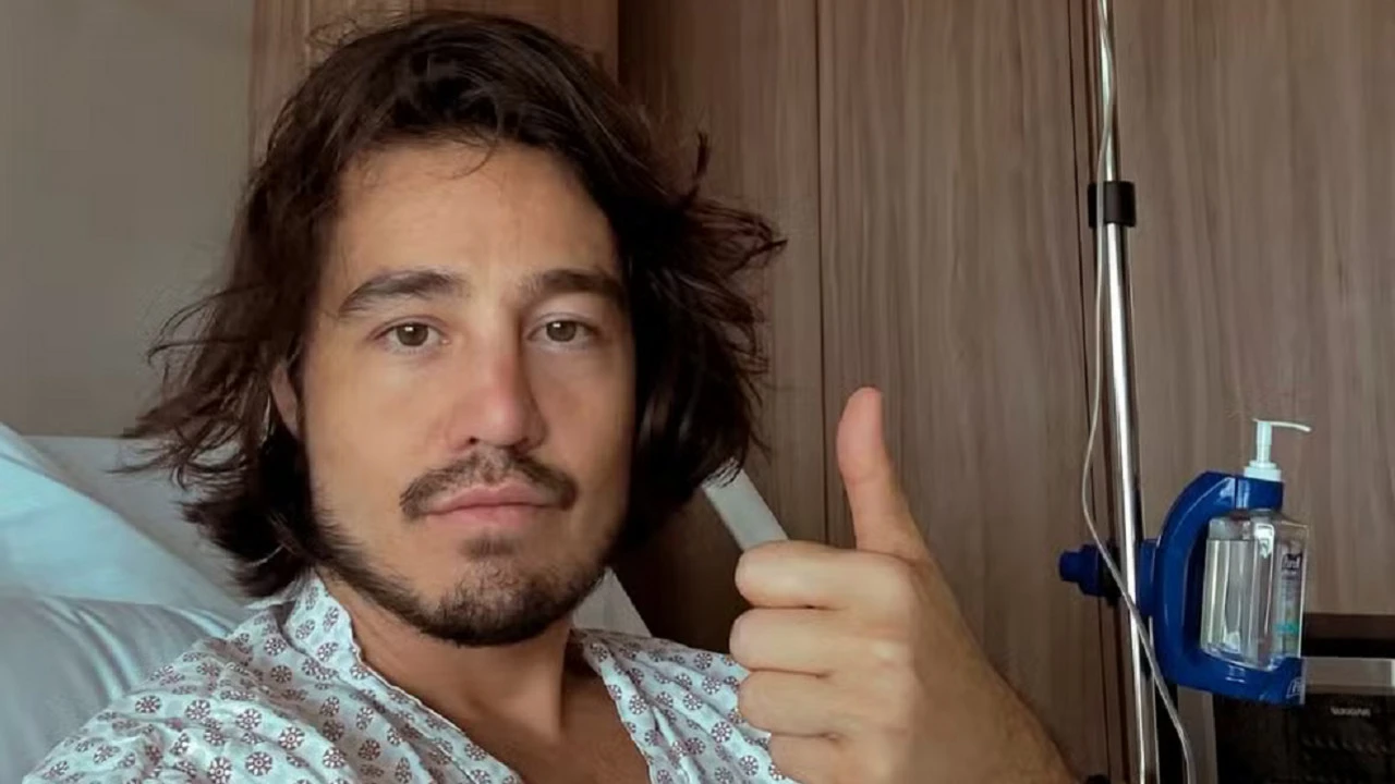 Tiago Iorc surpreende fãs ao ser internado às pressas