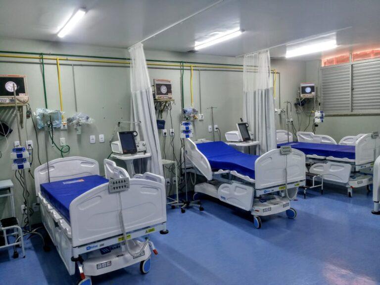 Leito de unidade de terapia intensiva no Hospital Getúlio Vargas