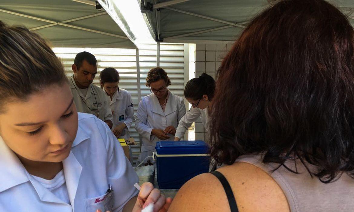 Vacinação contra febre amarela