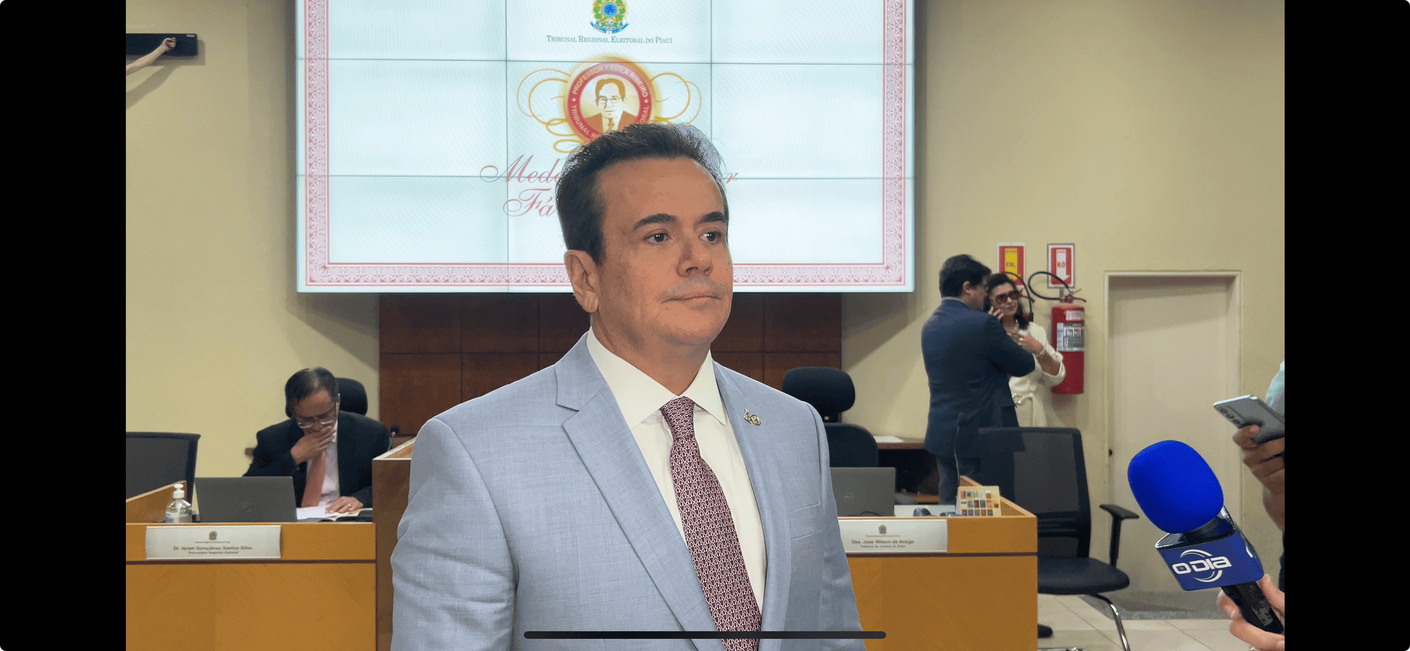 Deputado estadual Henrique Pires é homenageado com Medalha do Mérito Eleitoral