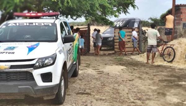 Corpo foi encontrado amarrado em um curral