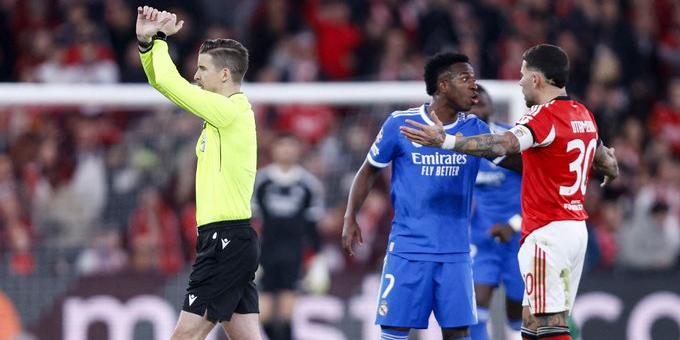 Vini Jr marca golaço e denuncia caso de racismo em Liga dos Campeões