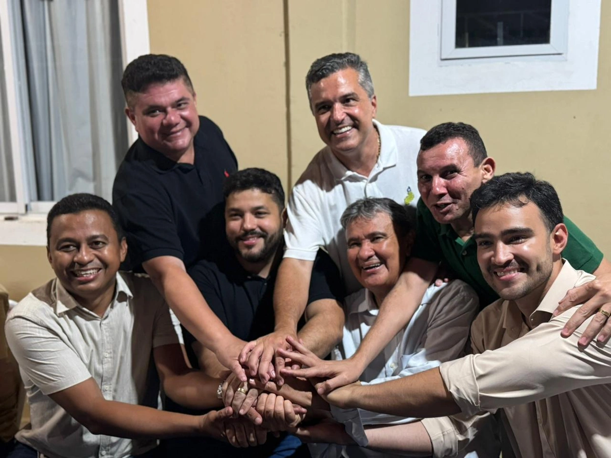 Vinicius Dias acompanha pai Wellington Dias em agenda política em Amarante