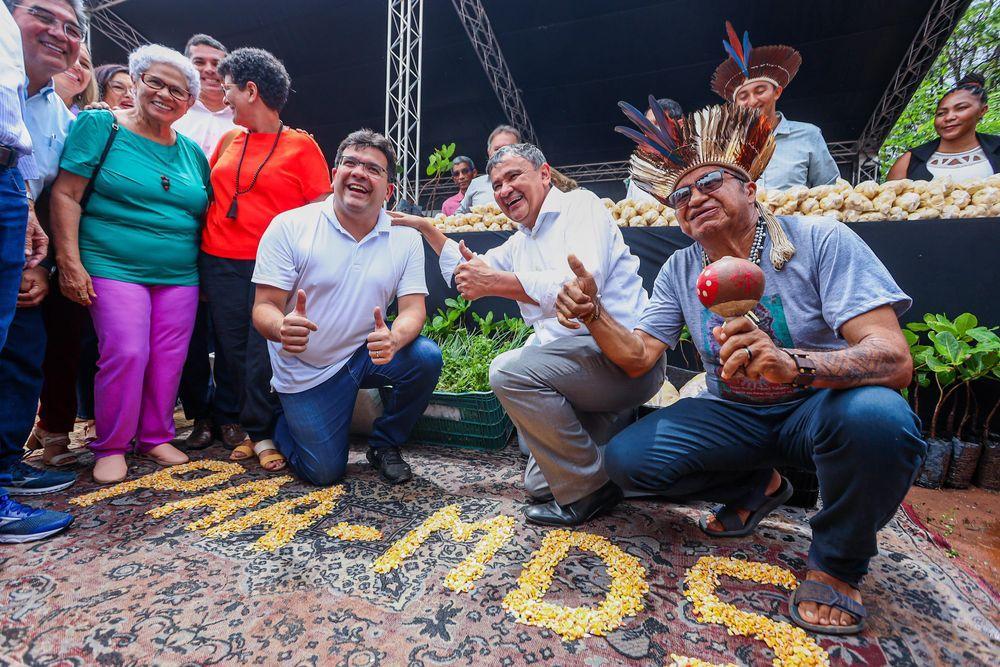 Rafael Fonteles, Wellington Dias e comitiva