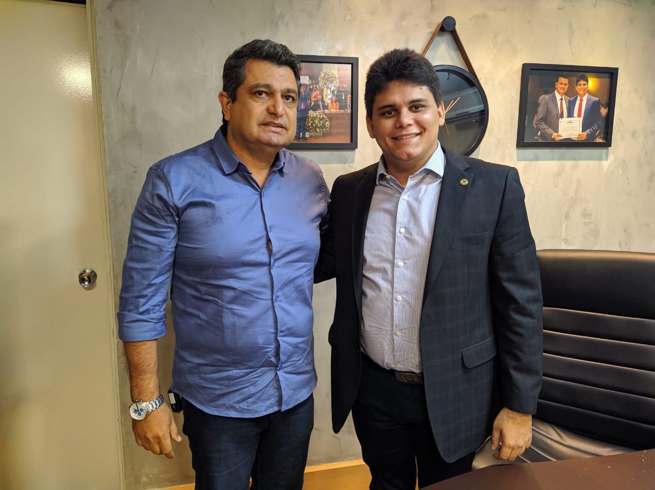 Deputado Oliveira Neto com Cláudio Bucar, liderança política da cidade de Monte Alegre