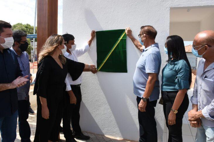 Governo inaugura praça em Curimatá