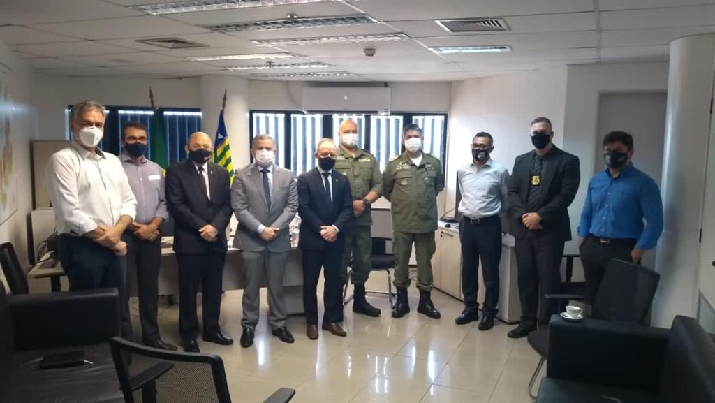 Diretor Cosme Cezário e Gerente de relacionamento Joaquim Milhomem durante 1º turno das eleições atuando no monitoramento em conjunto com TRE/PI, Polícia Militar do Piauí e outros órgãos.