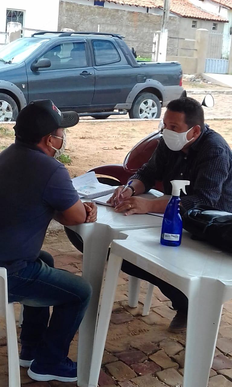 Prefeito de Alvorada do Gurgueia presta expediente em tenda
