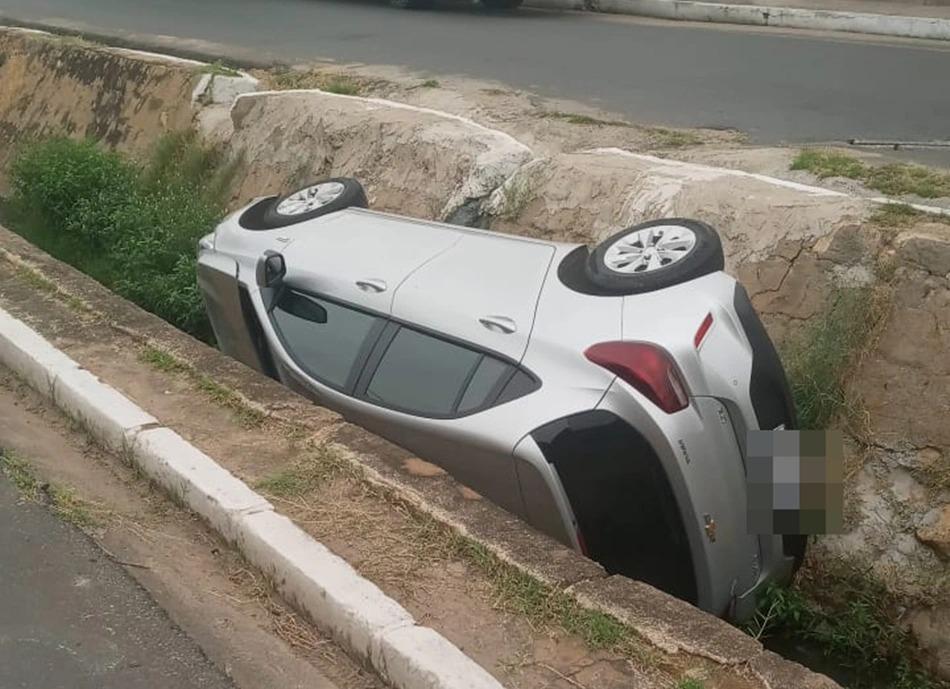 Carro na galeria