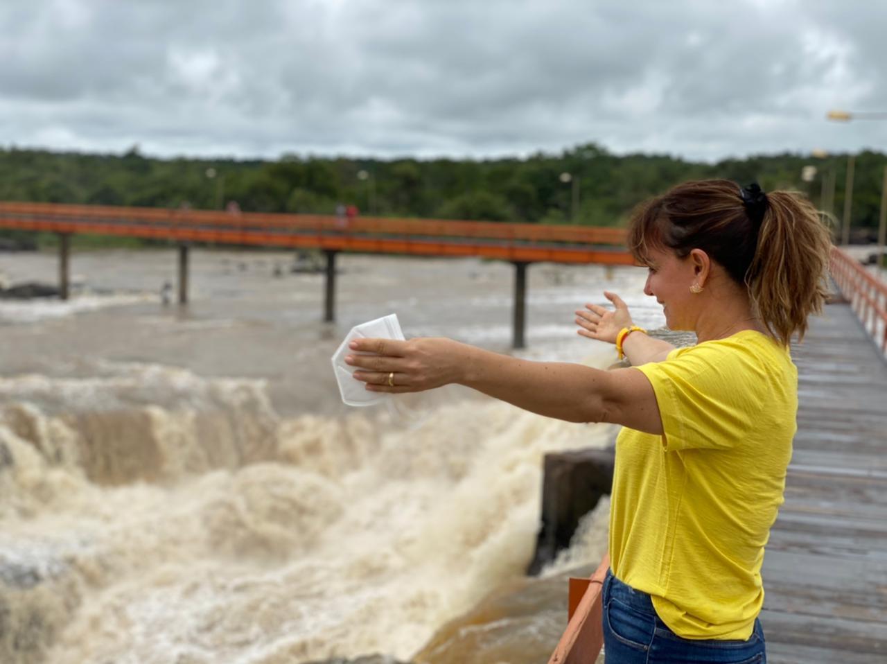 Prefeita Ivanária na