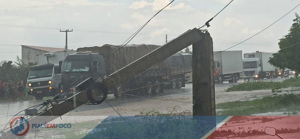 Chuva e vento causaram destruição em Alegrete