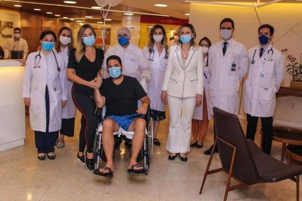Edson recebe alta