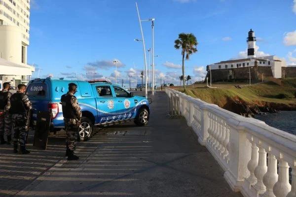 Policial em surto na Bahia