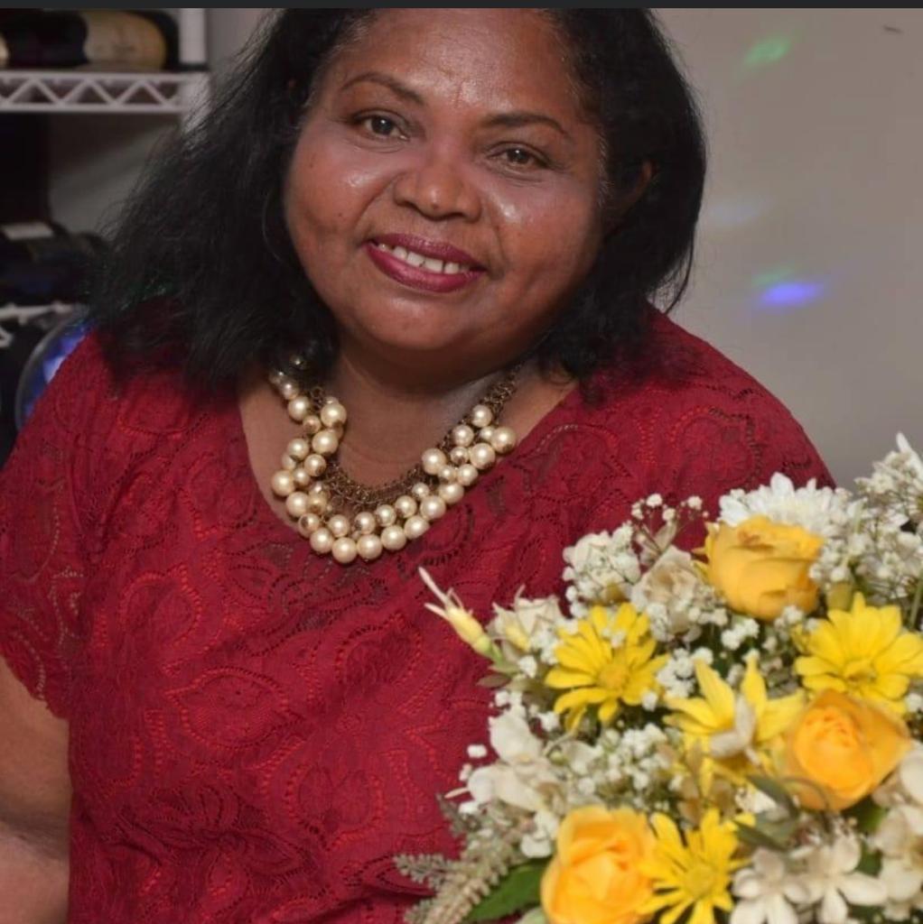 Jornalista Rozerina Alves