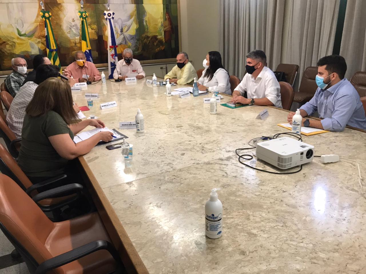 Reunião discute melhorias no sistema funerário de Teresina