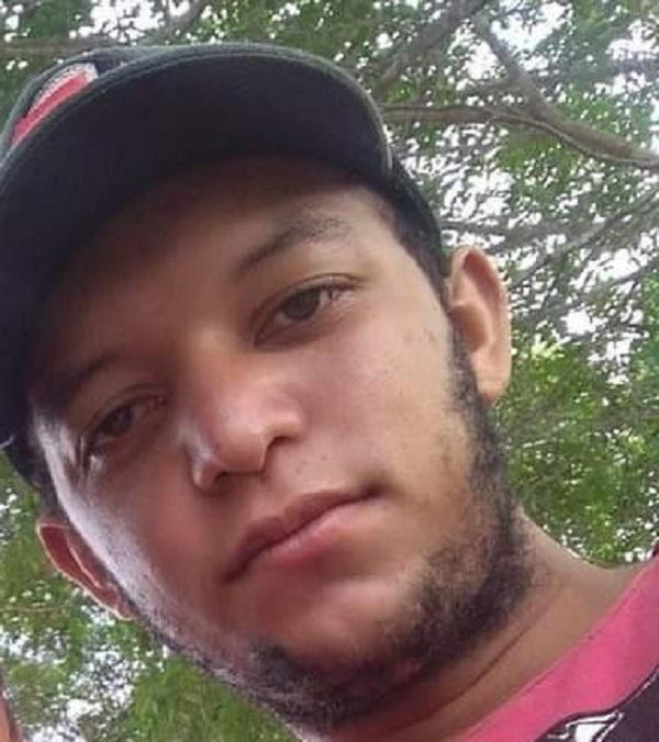 José Welton Pereira de Castro, de 21 anos, morreu após acidente de moto