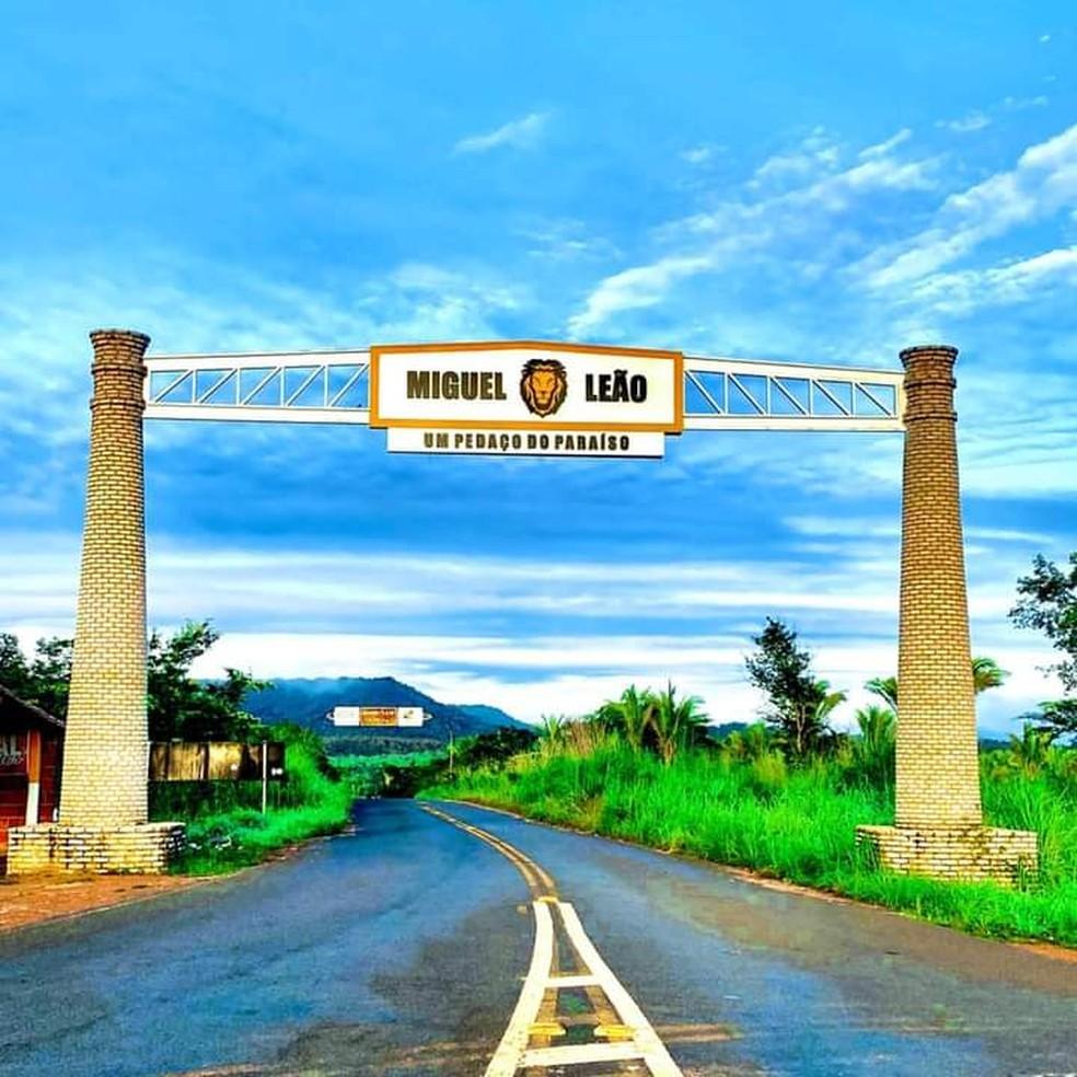 MP/PI que a retirada de símbolo da família Area Leão da entrada da cidade