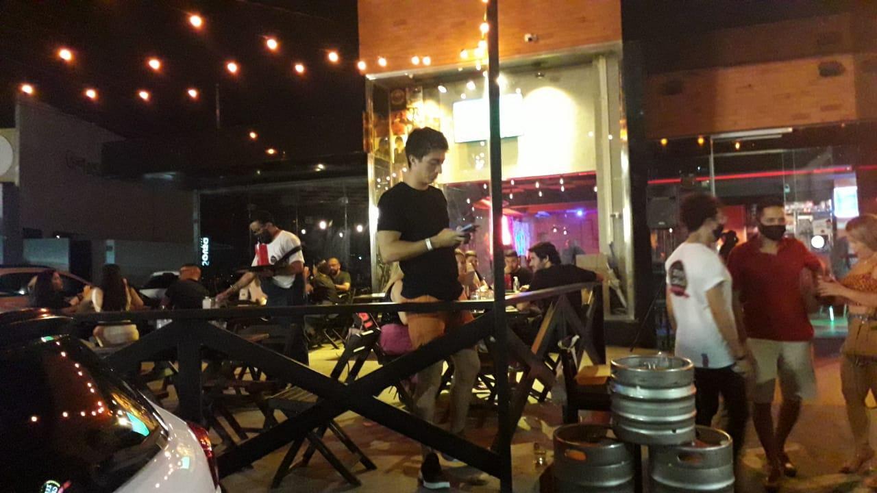 Operação da PM em bares e restaurantes de Teresina