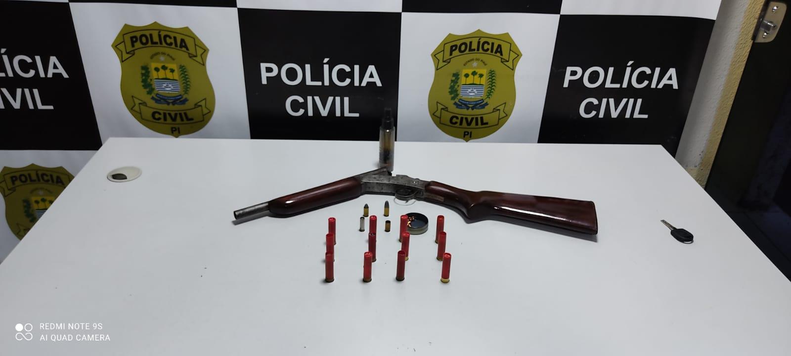 Arma encontrada com o suspeito