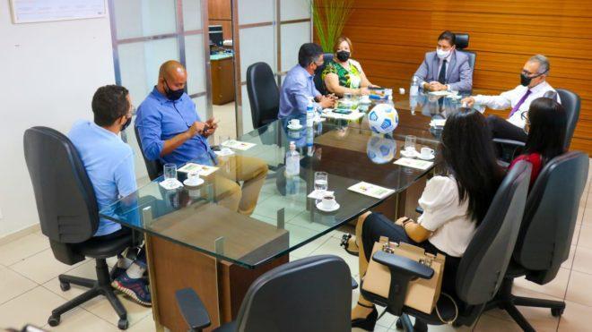 MP entrega o Manual do Torcedor