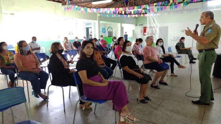 Polícia realiza orientação nas escolas