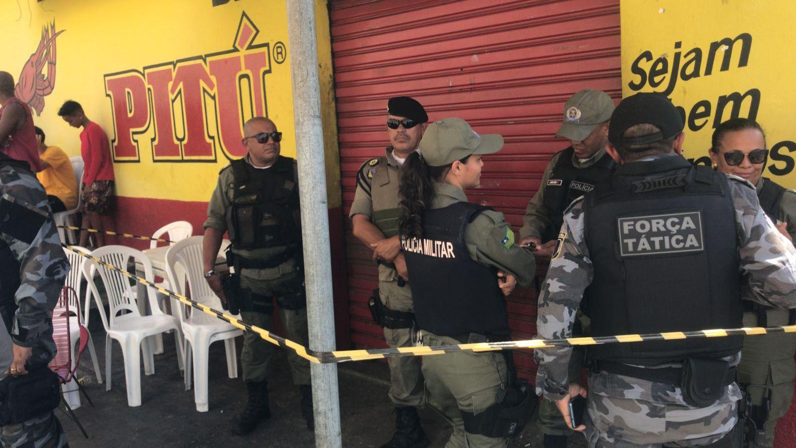 Assaltante morre durante troca de tiro