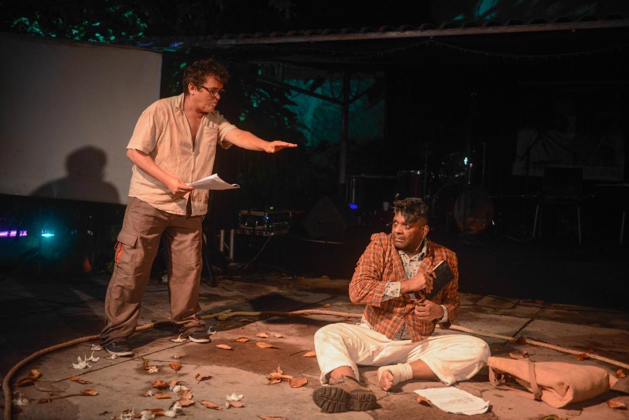 Imagem do espetáculo ‘Esperando Godot’, Grupo Harém de Teatro