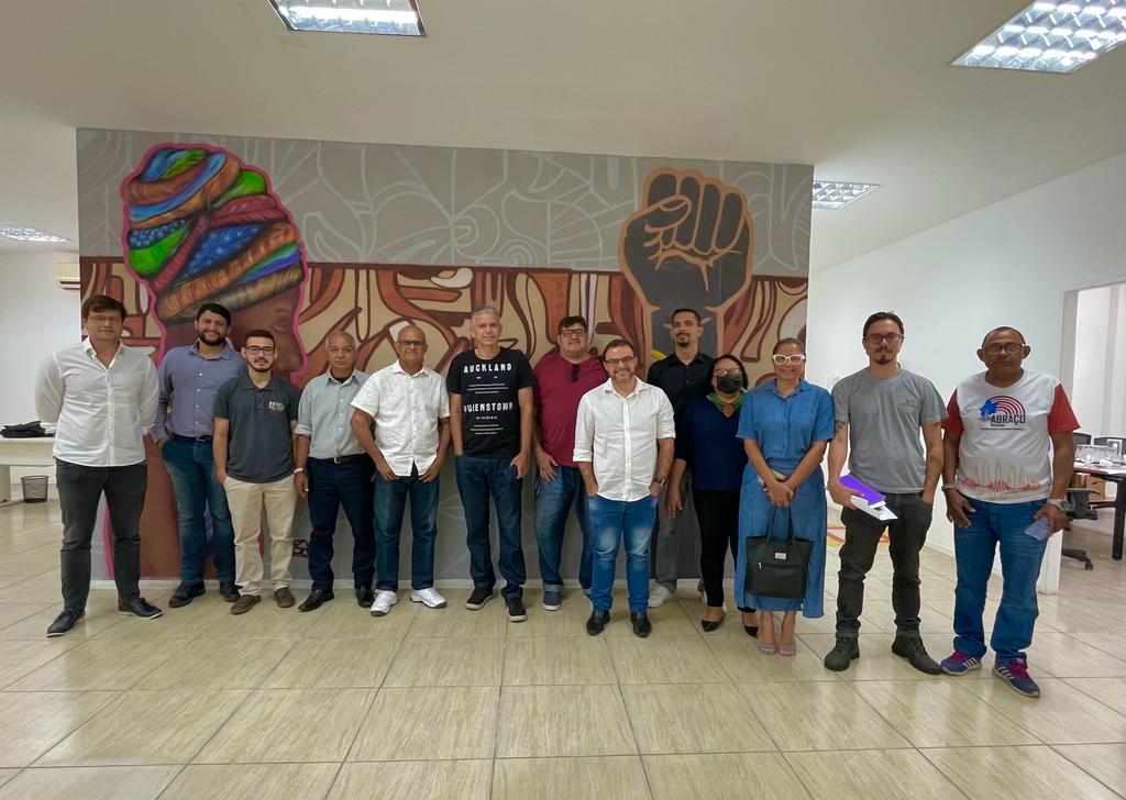 Comunicadores conhecem as instalações da ETE Flores
