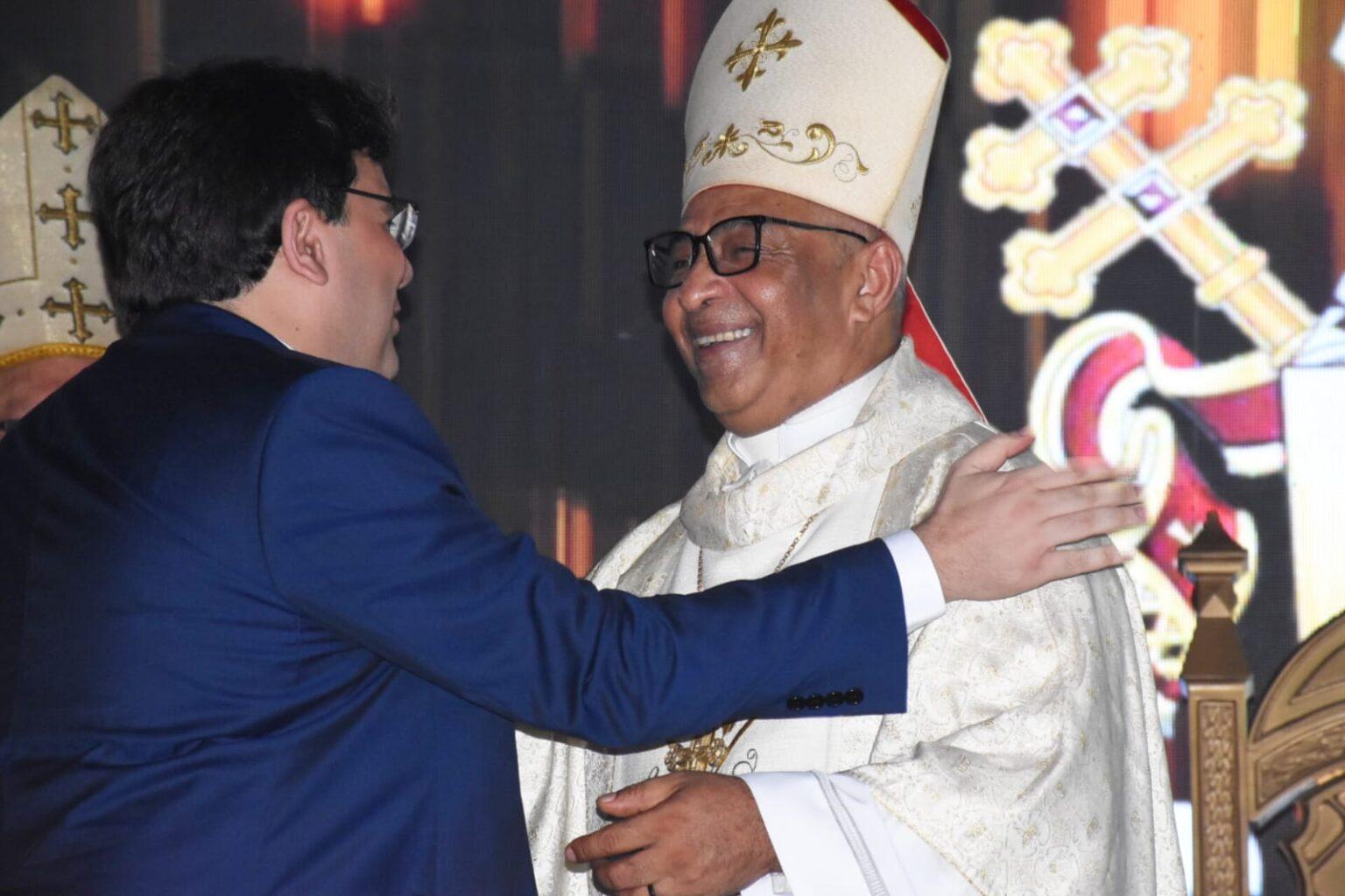 Rafael Fonteles e arcebispo Dom Juarez Marques Sousa da Silva