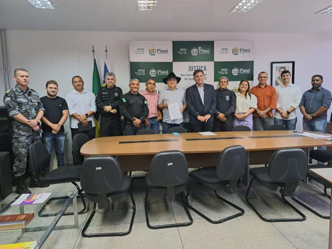 Assinatura da ordem de serviço para reforma da Major César